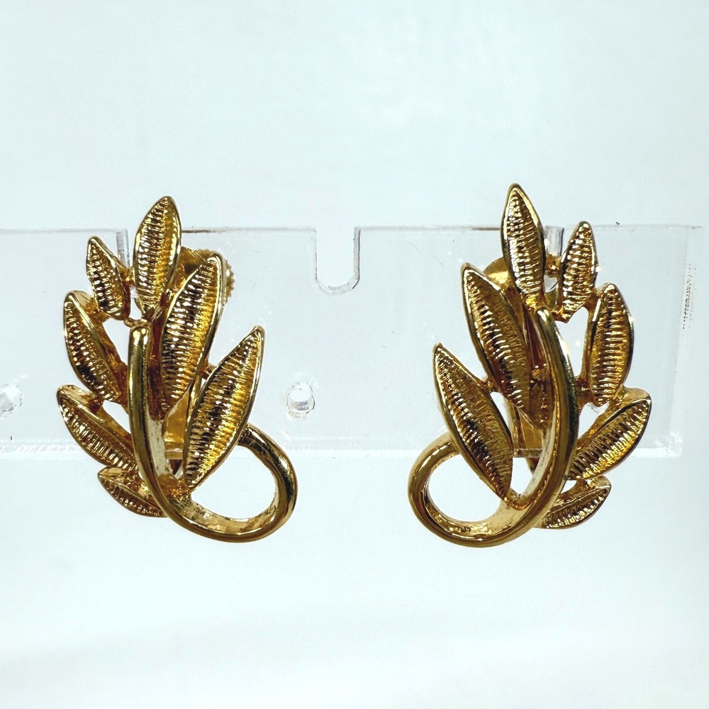 Napier Leaf Clip On Earrings Vintage Gold‎ Tone Mid Century MCM Retro